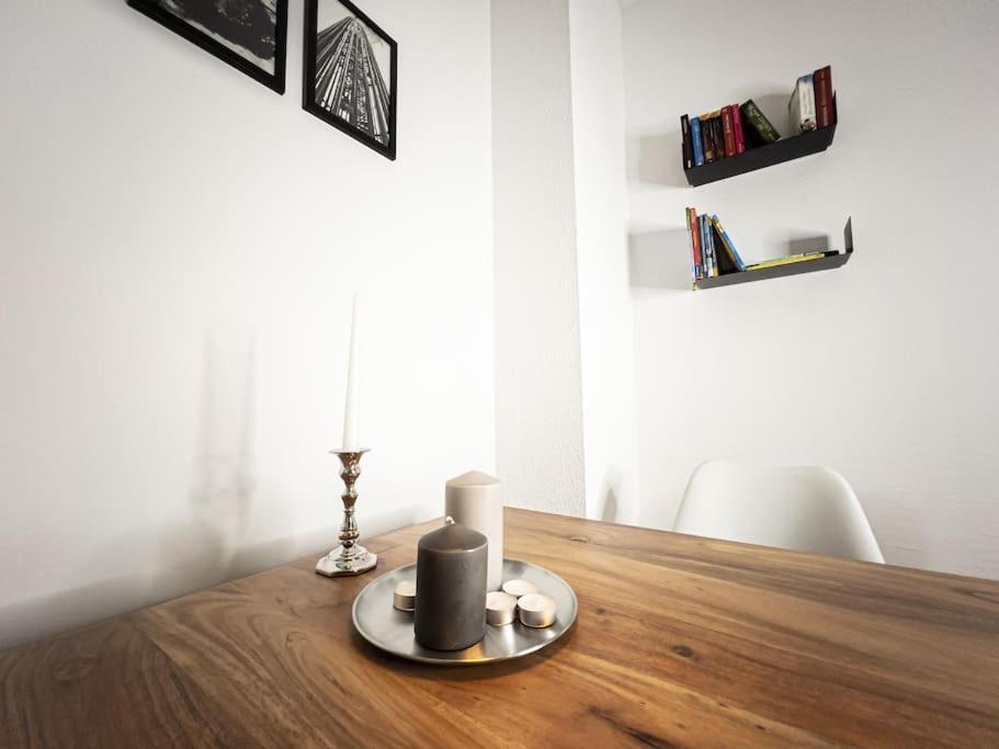 Apartment Wohlfuehl-oase Mitten In Der Stadt - Garten, Grill, Netflix Und Drucker
