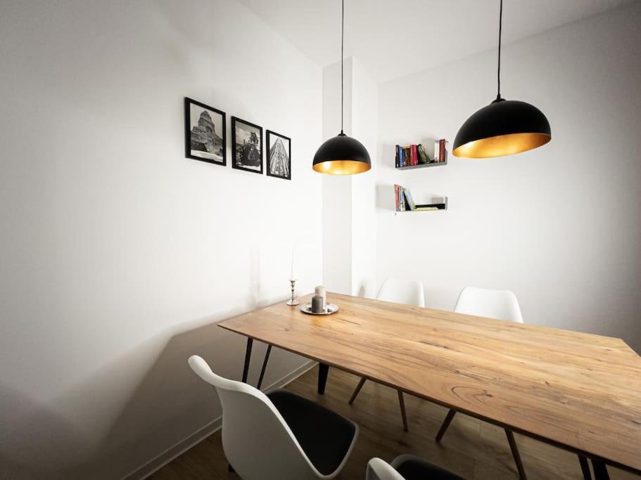Wohlfuehl-oase Mitten In Der Stadt - Garten, Grill, Netflix Und Drucker Apartment