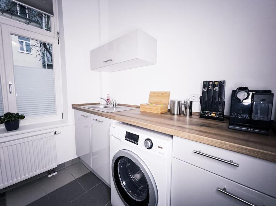 Wohlfuehl-oase Mitten In Der Stadt - Garten, Grill, Netflix Und Drucker Apartment *